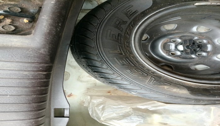 2011 Hyundai Santro Xing GL PLUS, Petrol, Manual, 97,903 km, tyre