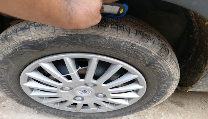 2016 Renault Kwid RXL, Petrol, Manual, 89,126 km, tyre