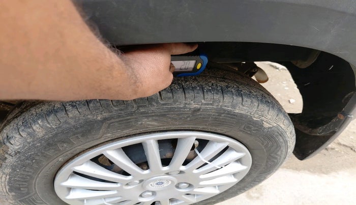 2016 Renault Kwid RXL, Petrol, Manual, 89,126 km, tyre