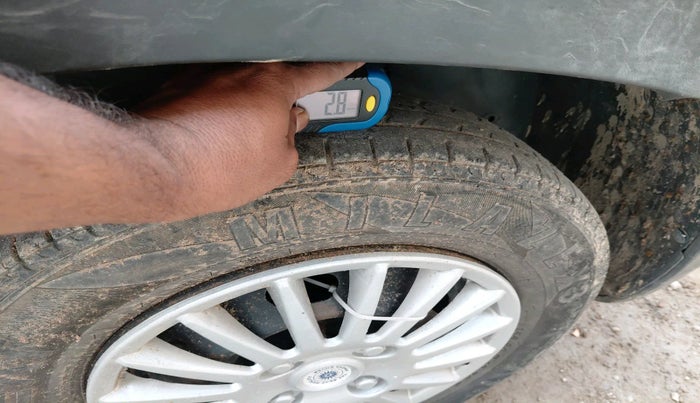 2016 Renault Kwid RXL, Petrol, Manual, 89,126 km, tyre