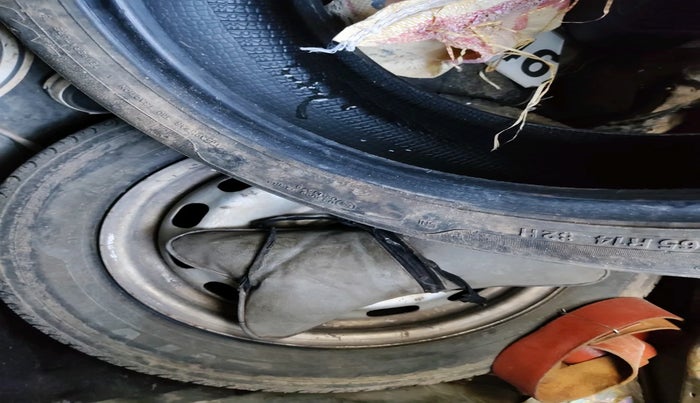 2010 Ford Figo LXI 1.4 DIESEL, Diesel, Manual, 1,47,437 km, tyre