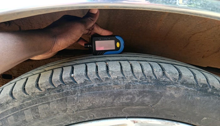 2018 Toyota Innova Crysta 2.7 ZX AT 7 STR, Petrol, Automatic, 56,517 km, tyre