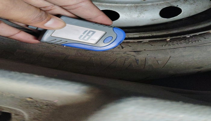 2010 Maruti Wagon R 1.0 LXI CNG, Petrol, Manual, 1,59,306 km, tyre