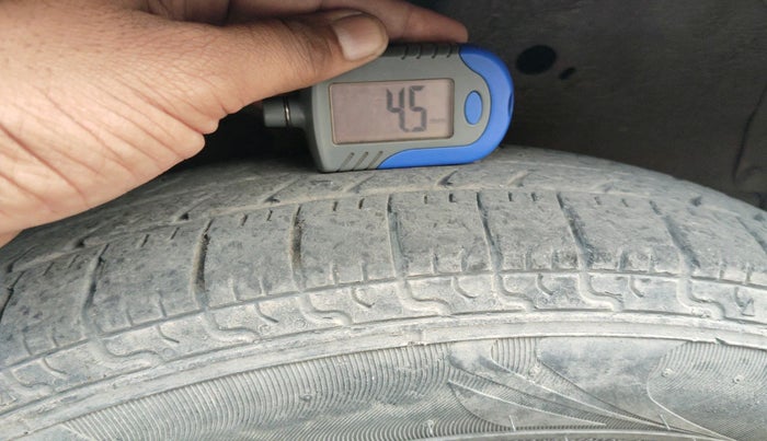 2010 Maruti Wagon R 1.0 LXI CNG, Petrol, Manual, 1,59,306 km, tyre