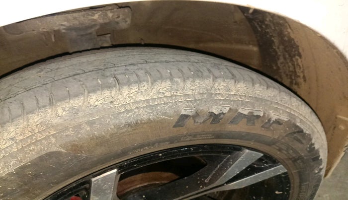 2018 Hyundai Verna 1.4 E PETROL, Petrol, Manual, 1,20,984 km, tyre