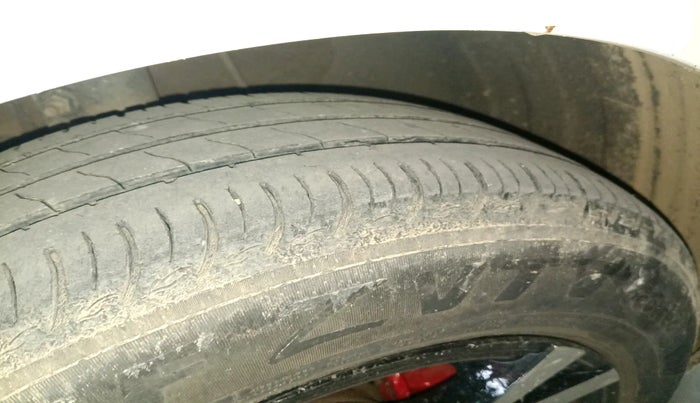 2018 Hyundai Verna 1.4 E PETROL, Petrol, Manual, 1,20,984 km, tyre