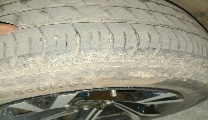 2018 Hyundai Verna 1.4 E PETROL, Petrol, Manual, 1,20,984 km, tyre