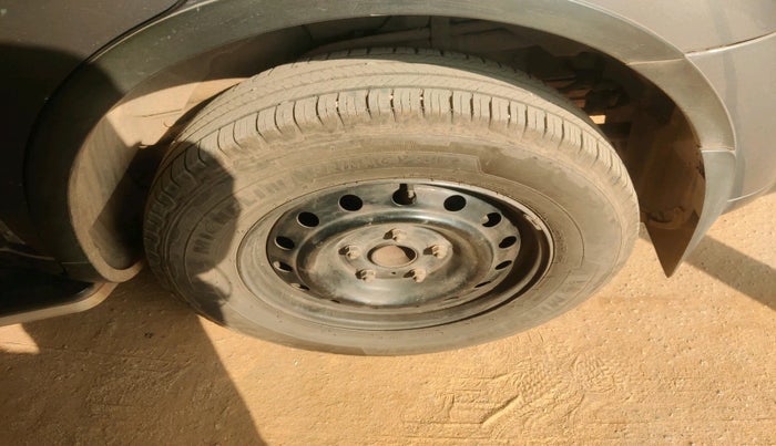 2017 Mahindra XUV500 W6, Diesel, Manual, 88,107 km, tyre