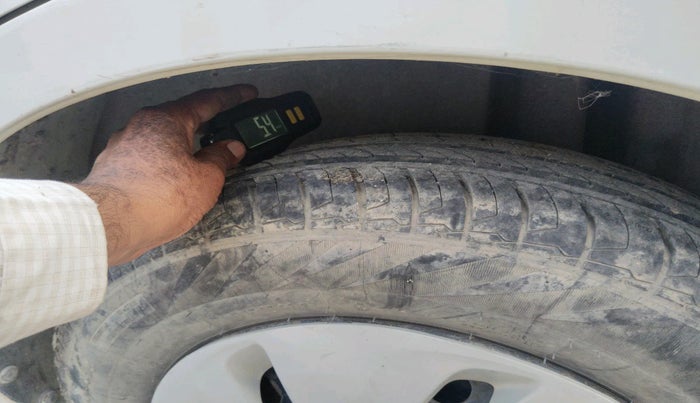 2016 Maruti Swift Dzire VXI, Petrol, Manual, 1,07,150 km, tyre