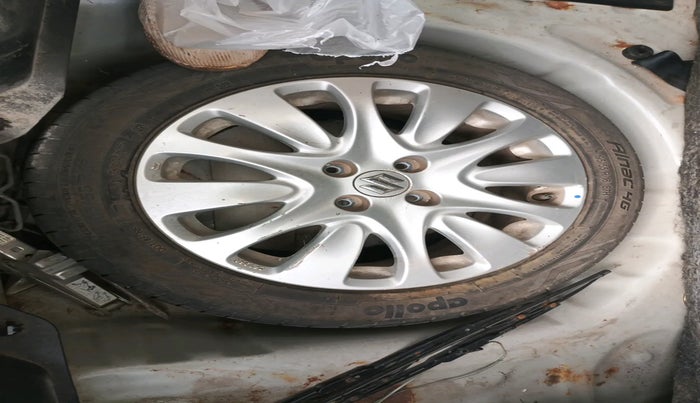 2015 Maruti Baleno ALPHA PETROL 1.2, Petrol, Manual, 97,484 km, tyre