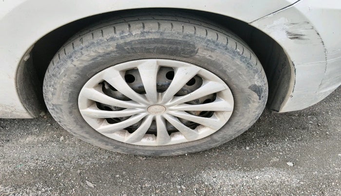 2015 Maruti Celerio VXI CNG, Petrol, Manual, 71,030 km, tyre