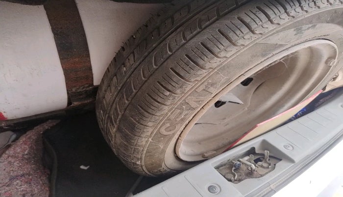 2011 Maruti Alto K10 LXI, Petrol, Manual, 1,41,831 km, tyre