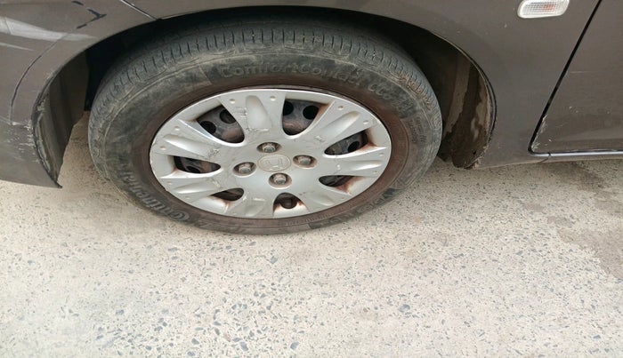 2016 Honda Brio S MT, Petrol, Manual, 61,400 km, tyre