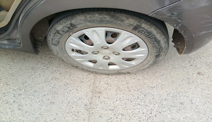 2016 Honda Brio S MT, Petrol, Manual, 61,400 km, tyre