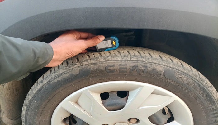 2020 Renault Kwid RXL 1.0, Petrol, Manual, 20,741 km, tyre