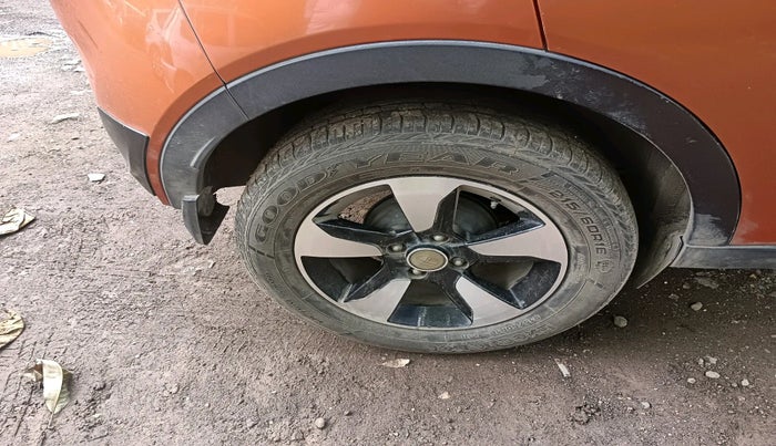 2018 Tata NEXON XZA PLUS PETROL DUAL TONE, Petrol, Automatic, 49,138 km, tyre