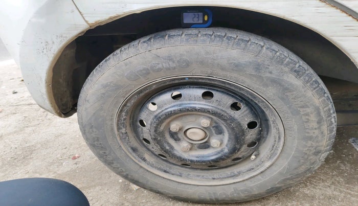 2010 Maruti A Star VXI, Petrol, Manual, 75,325 km, tyre