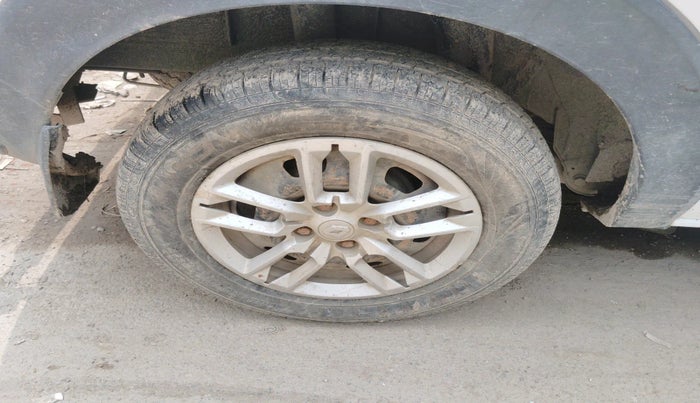 2021 Renault TRIBER RXL MT, Petrol, Manual, 69,906 km, tyre