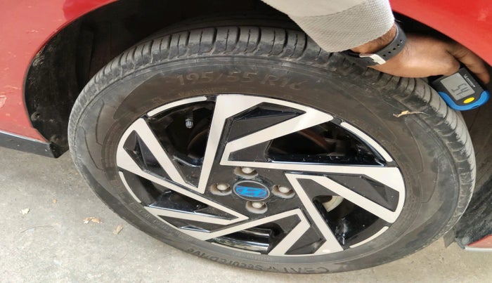 2023 Hyundai NEW I20 ASTA (O) 1.2 AT, Petrol, Automatic, 8,290 km, tyre