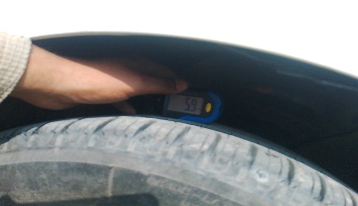 2016 Hyundai Elite i20 ASTA 1.4 CRDI (O), Diesel, Manual, 1,20,000 km, tyre