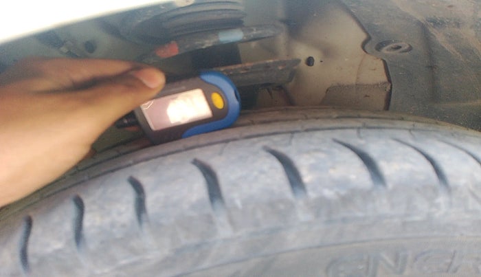 2016 Hyundai Elite i20 ASTA 1.4 CRDI (O), Diesel, Manual, 1,20,000 km, tyre