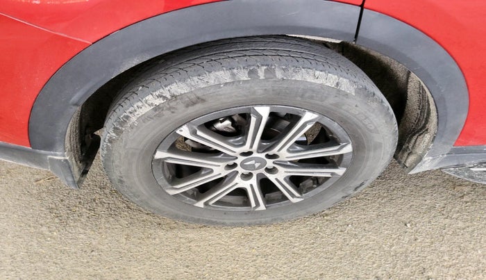 2022 Mahindra XUV700 AX 7 LUXURY P AT 7 STR, Petrol, Automatic, 33,698 km, tyre