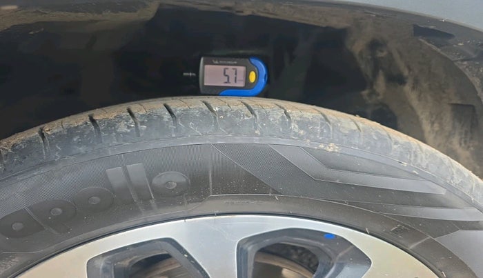 2023 Maruti Grand Vitara ALPHA SMART HYBRID, Petrol, Manual, 90,298 km, tyre