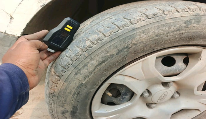 2015 Ford Ecosport TREND 1.5L DIESEL, Diesel, Manual, 1,15,361 km, tyre