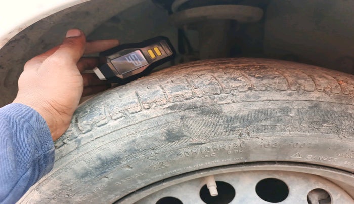 2015 Ford Ecosport TREND 1.5L DIESEL, Diesel, Manual, 1,15,361 km, tyre