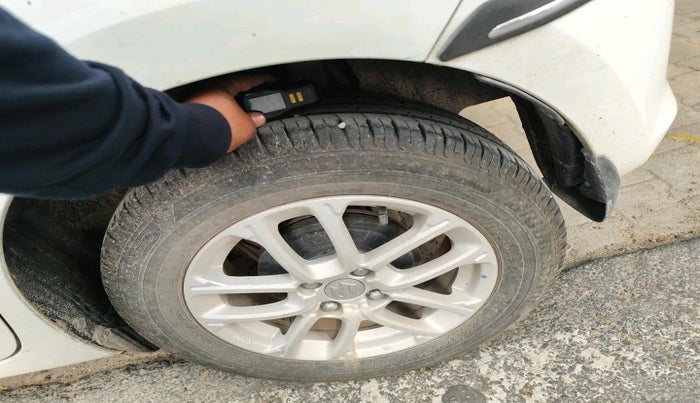 2023 Maruti Swift ZXI, Petrol, Manual, 8,606 km, tyre