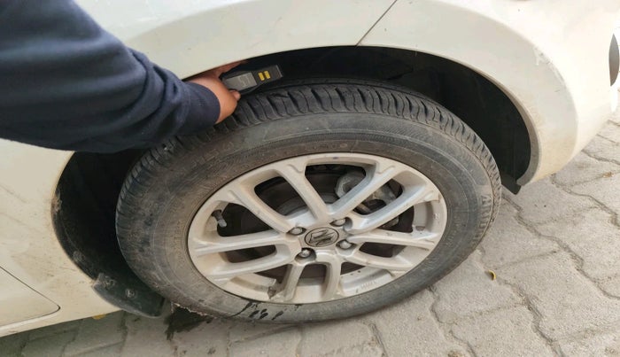 2023 Maruti Swift ZXI, Petrol, Manual, 8,606 km, tyre