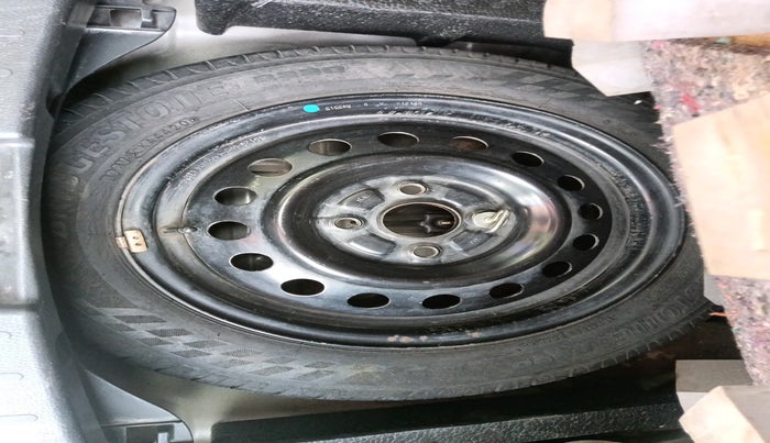 2015 Maruti Wagon R 1.0 VXI, Petrol, Manual, 29,992 km, tyre