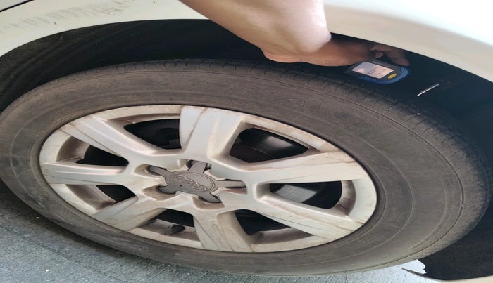 2011 Audi A4 1.8 TFSI MULTITRONIC, Petrol, Automatic, 38,865 km, tyre