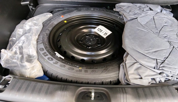 2021 Jeep Compass MODEL S (O) 1.4 PETROL DCT, Petrol, Automatic, 44,513 km, tyre