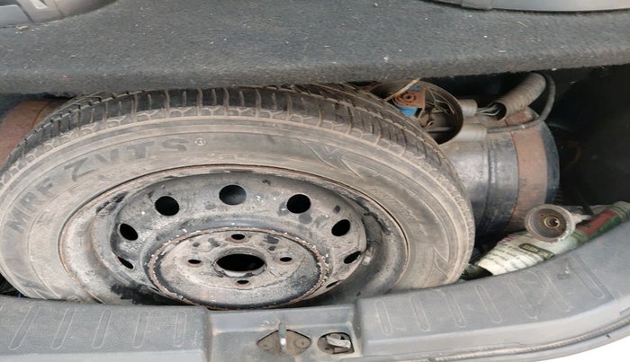 2010 Maruti Wagon R 1.0 LXI, Petrol, Manual, 97,495 km, tyre