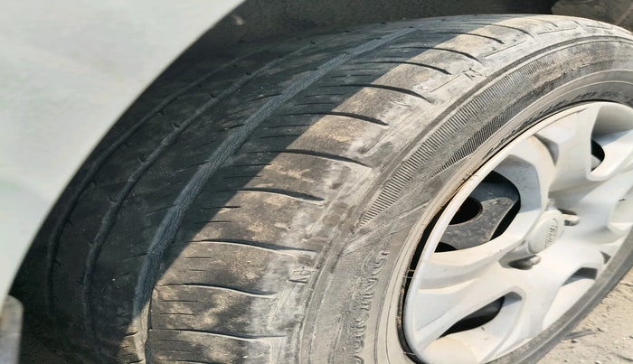 2016 Ford Ecosport TREND+ 1.5L DIESEL, Diesel, Manual, 1,05,264 km, tyre