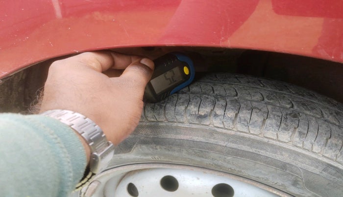 2012 Maruti Wagon R 1.0 LXI, Petrol, Manual, 61,259 km, tyre