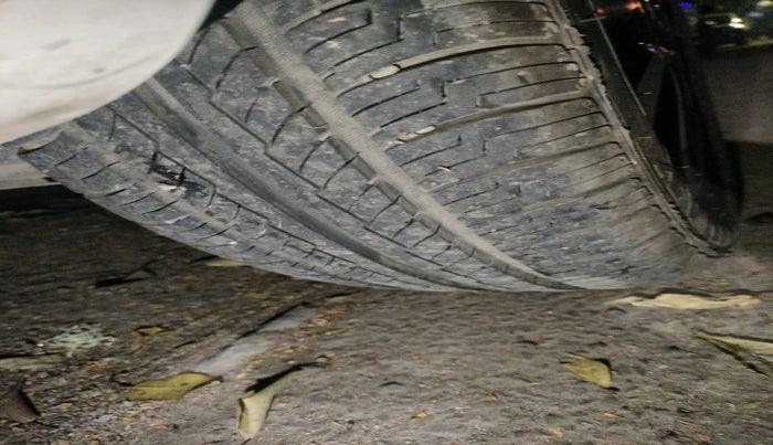 2016 Toyota Etios Liva V, Petrol, Manual, 53,708 km, tyre