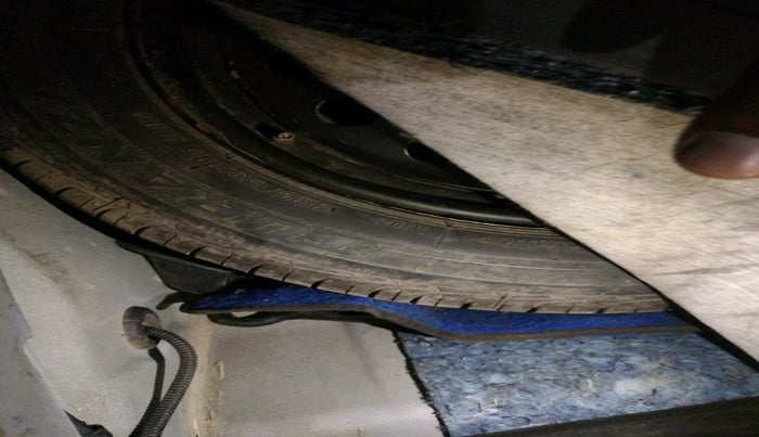 2016 Toyota Etios Liva V, Petrol, Manual, 53,708 km, tyre