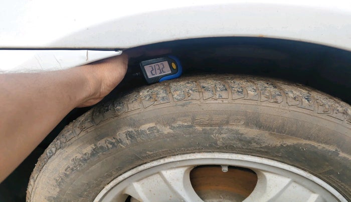 2010 Hyundai Verna TRANSFORM 1.5 SX CRDI, Diesel, Manual, 1,19,334 km, tyre