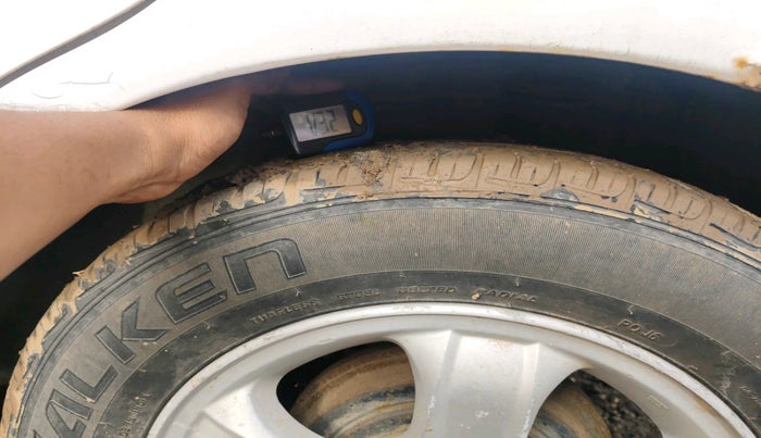 2010 Hyundai Verna TRANSFORM 1.5 SX CRDI, Diesel, Manual, 1,19,334 km, tyre