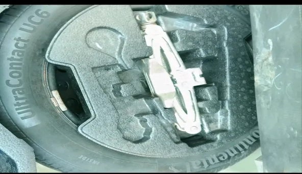 2016 Maruti Ciaz VDI+ SHVS, Diesel, Manual, 80,392 km, tyre