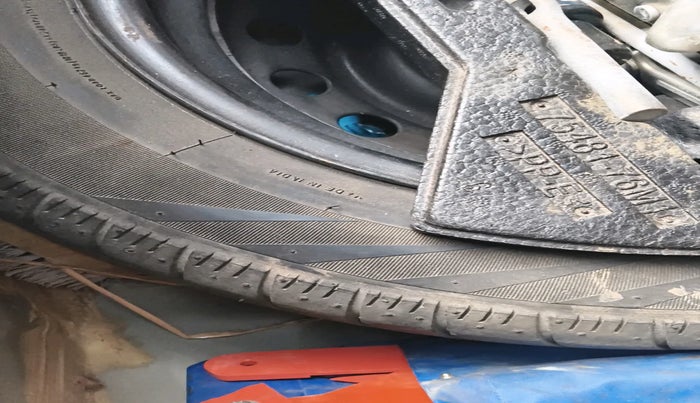 2015 Maruti Celerio VXI AMT, Petrol, Automatic, 93,398 km, tyre