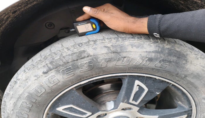 2016 Mahindra XUV500 W4, Diesel, Manual, 87,114 km, tyre