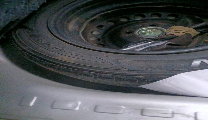 2012 Honda Brio S MT, Petrol, Manual, 41,657 km, tyre