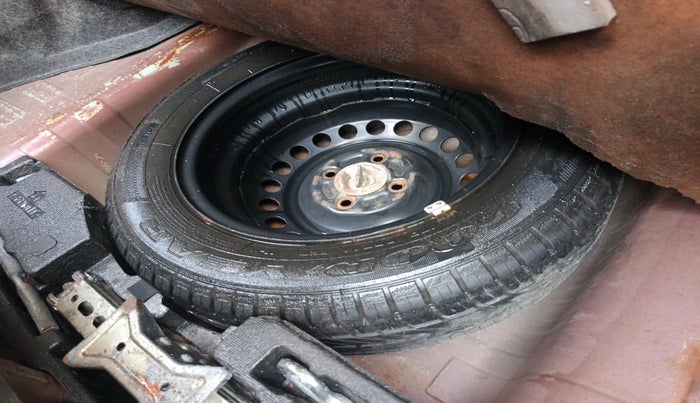 2013 Honda Amaze 1.2L I-VTEC S, Petrol, Manual, 73,837 km, tyre