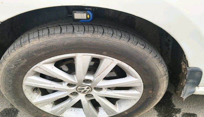 2013 Volkswagen Polo HIGHLINE1.2L, Petrol, Manual, 82,730 km, tyre