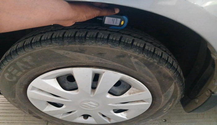 2015 Maruti Swift VXI, Petrol, Manual, 68,063 km, tyre