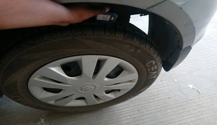 2015 Maruti Swift VXI, Petrol, Manual, 68,063 km, tyre