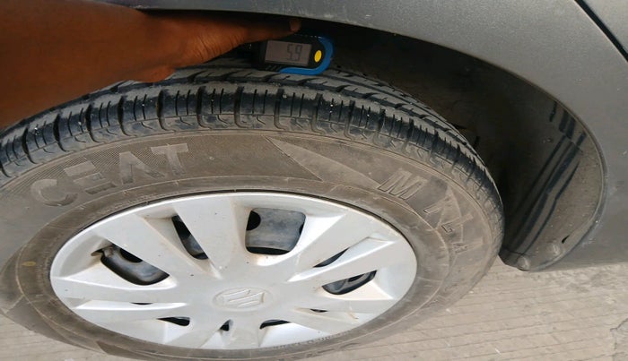 2015 Maruti Swift VXI, Petrol, Manual, 68,063 km, tyre